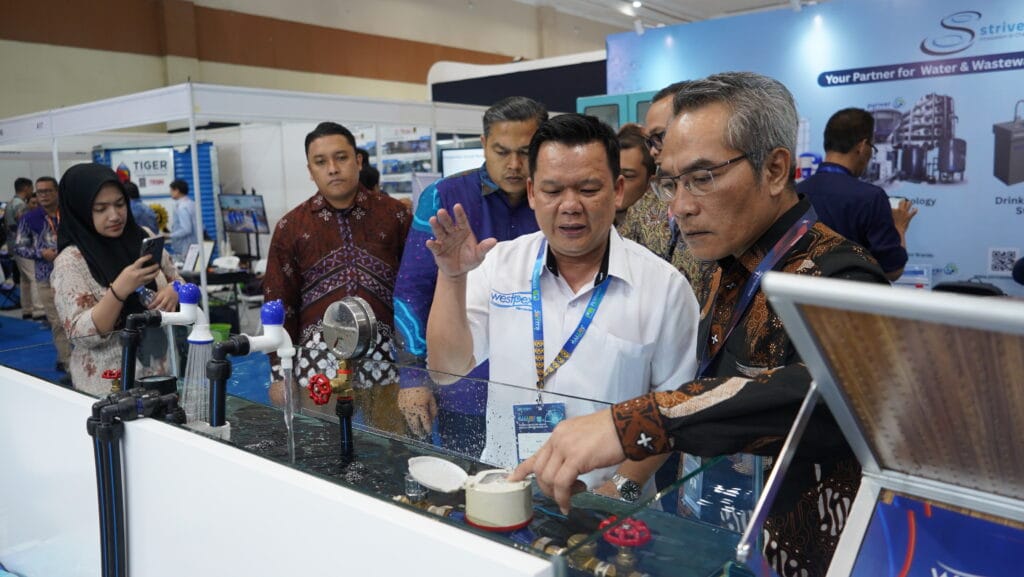 edukasi HDPE di acara IWWEF 2025 menuju swasembada air di indonesia